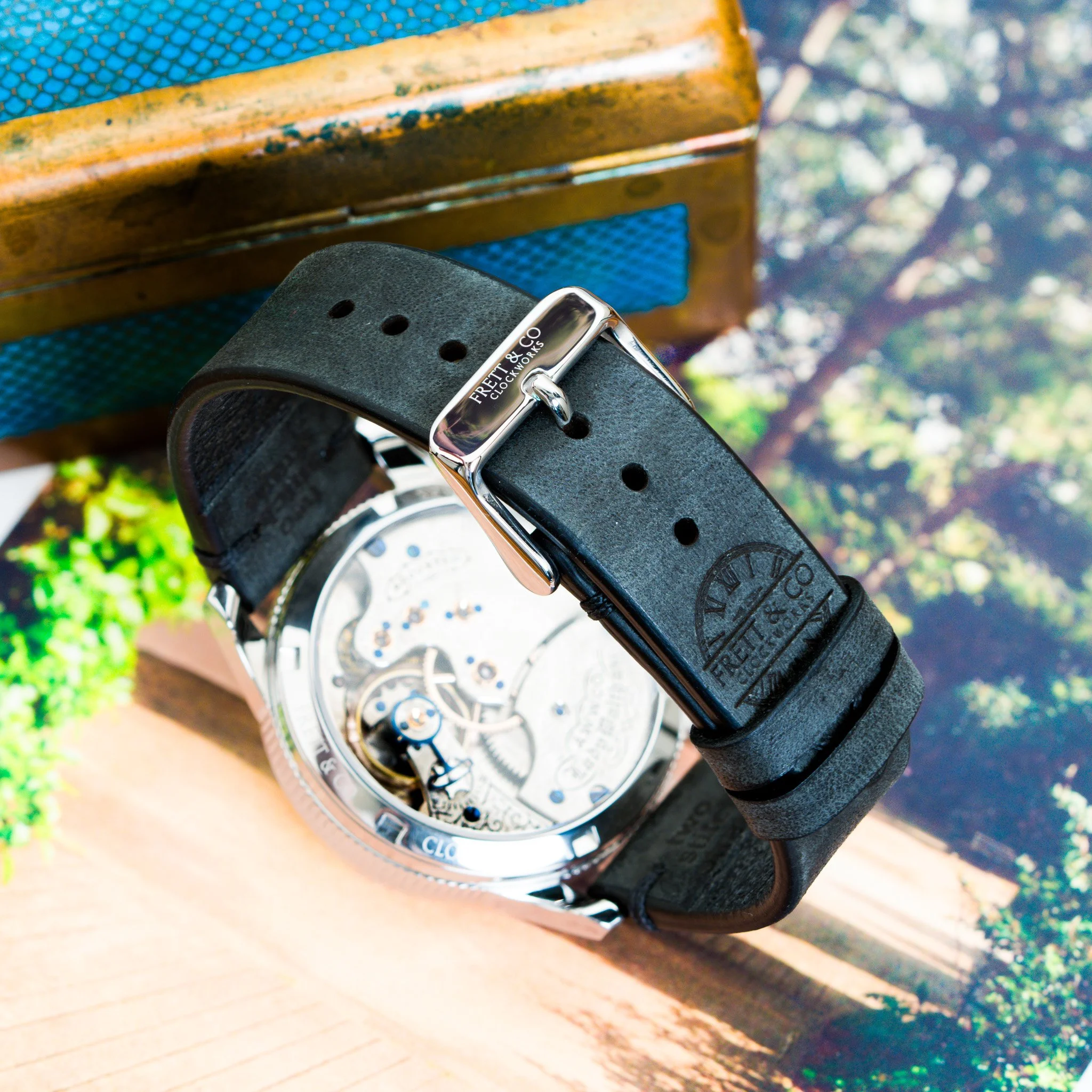 Waltham tank ラウンド ローマ数字 ホワイトエナメル 稼働品 Waltham Watch Company SW39 Yellow gold Black | Dealer | EveryWatch
